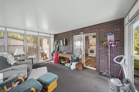 Exterior - 407 Hague Ave, Jackson, MI 49203 photo 4 of 17