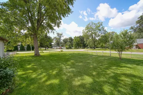 Exterior - 407 Hague Ave, Jackson, MI 49203 photo 16 of 17