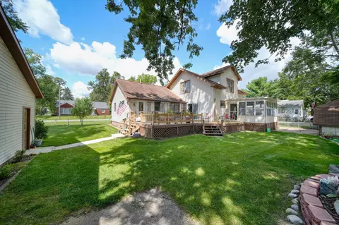 Exterior - 407 Hague Ave, Jackson, MI 49203 photo 14 of 17