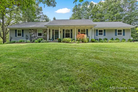 1001 Boynton Ave SE, Ada, MI 49301