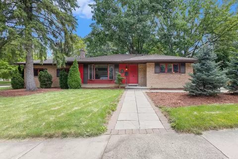 1960 Ivywood Dr, Ann Arbor, MI 48103