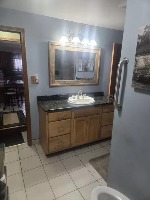 16430 Brandt St, Romulus, MI 48174 photo 8