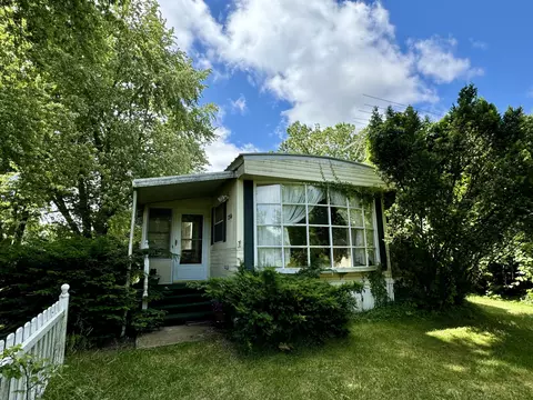 2310 Park Rd, Eau Claire, MI 49111