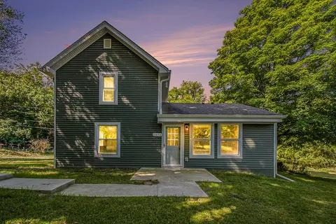 2575 W Marr Rd, Howell, MI 48855 photo 2