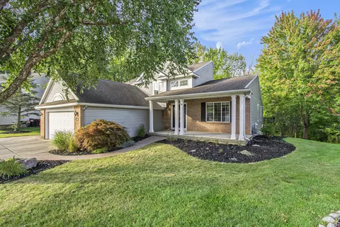 5489 W Heathwood Dr SE, Grand Rapids, MI 49512