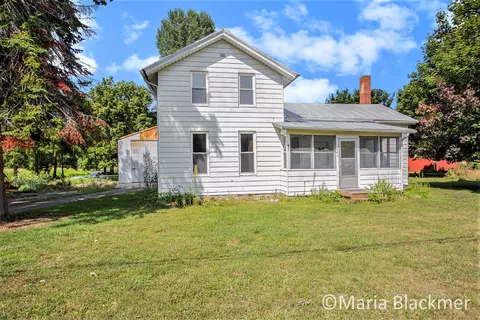 241 S King St, Lyons, MI 48851 photo 2