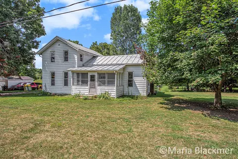 241 S King St, Lyons, MI 48851 photo 4