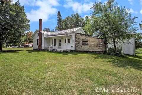 241 S King St, Lyons, MI 48851 photo 5