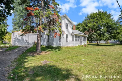 241 S King St, Lyons, MI 48851 photo 3