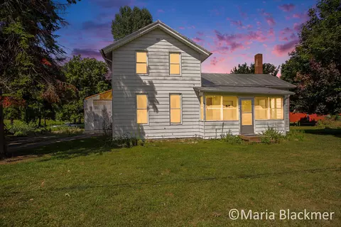 241 S King St, Lyons, MI 48851