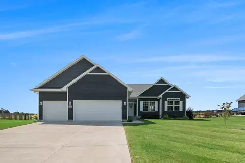 11535 Warrior Trl, Grass Lake, MI 49240