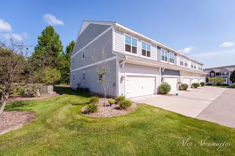 2830 Vanover St SE #5, Kentwood, MI 49512