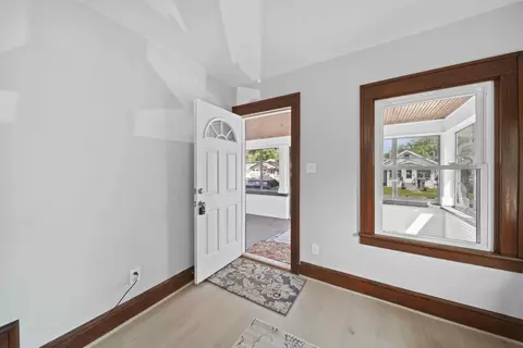 525 Saint Clair Ave, Jackson, MI 49202 photo 7