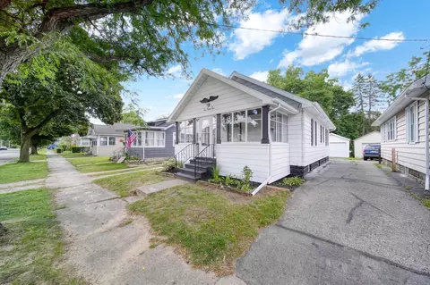 525 Saint Clair Ave, Jackson, MI 49202 photo 4