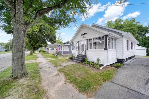525 Saint Clair Ave, Jackson, MI 49202 photo 3