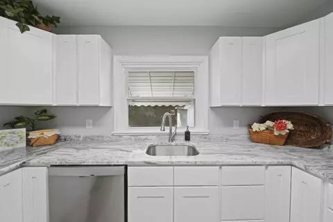 525 Saint Clair Ave, Jackson, MI 49202 photo 15