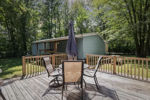 47145 Michigan Ave, Bloomingdale, MI 49026