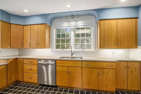 1701 E Stadium Blvd, Ann Arbor, MI 48104 photo 8