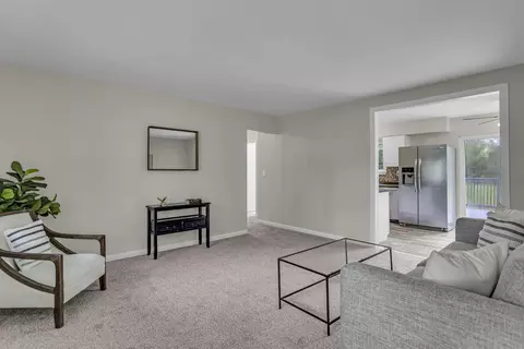 619 E Monroe St, Jackson, MI 49202 photo 3