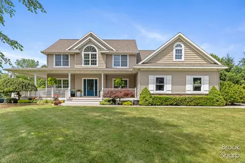 5061 Big Bass Dr, Hudsonville, MI 49426