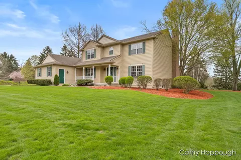 255 Oakwood Ct, Ionia, MI 48846