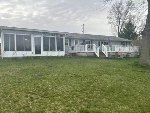 60185 Lester Ln, Colon, MI 49040