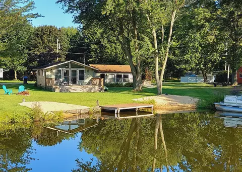 25317 E Sunset Cir, Bloomingdale, MI 49026