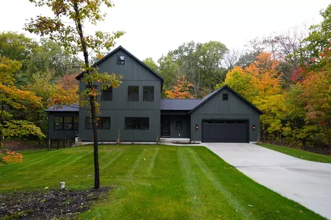 6629 Lakeshore Dr, West Olive, MI 49460
