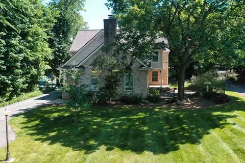 903 Spring Dr, Northville, MI 48167