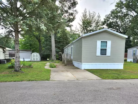 454 Taffy Ln, Muskegon, MI 49442