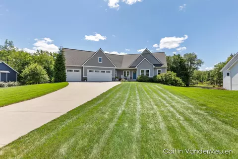 5446 Stanton Woods Dr, Hudsonville, MI 49426