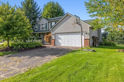 7807 Summer Breeze Trl, Howell, MI 48843