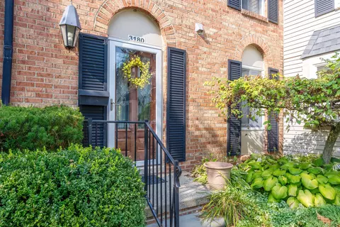 3180 Bolgos Cir, Ann Arbor, MI 48105