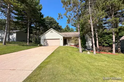 7224 High Timber Dr, Greenville, MI 48838