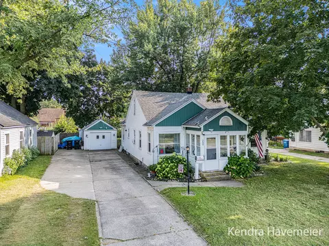 200 Farnham St SE, Grand Rapids, MI 49548