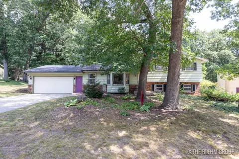 2368 Elderwood Dr NW, Grand Rapids, MI 49544