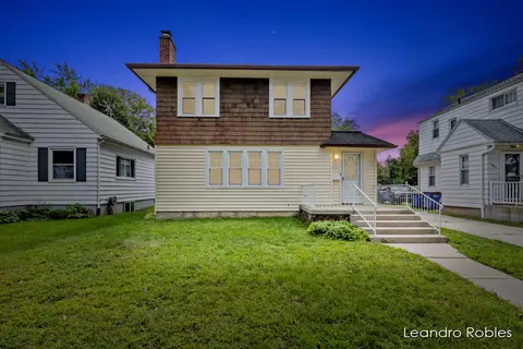 928 Lake Michigan Dr NW, Grand Rapids, MI 49504