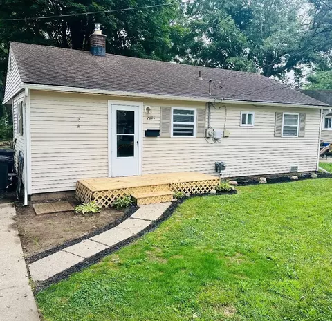 2606 Caledonia Ct, Westland, MI 48186
