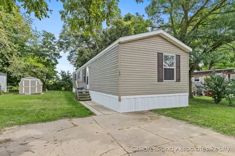 268 Lizbeth Dr, Holland, MI 49423