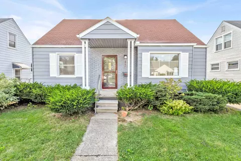25177 Fortuna St, Roseville, MI 48066