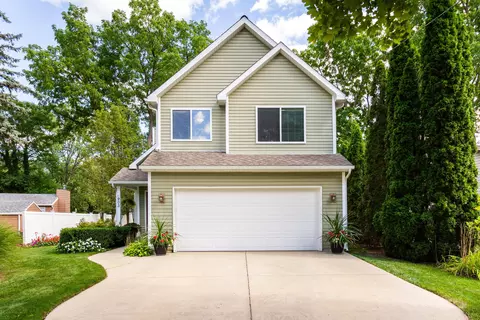 903 Parallel St, Fenton, MI 48430