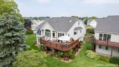 13 Princeton Ct, Zeeland, MI 49464