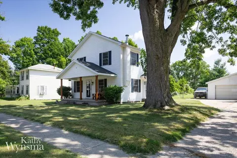 140 Vosper St, Saranac, MI 48881