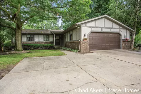 1571 Woodhill Ct SW, Wyoming, MI 49509