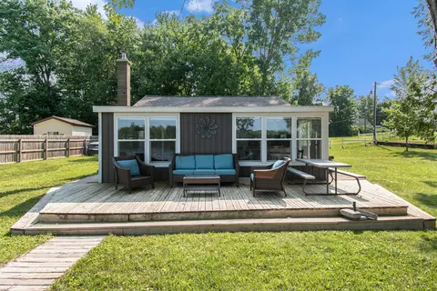 6385 Meta Dr, Coral, MI 49322