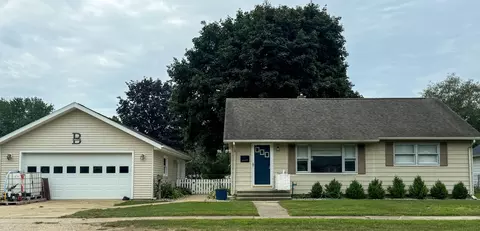 310 Strait Ct, Jonesville, MI 49250