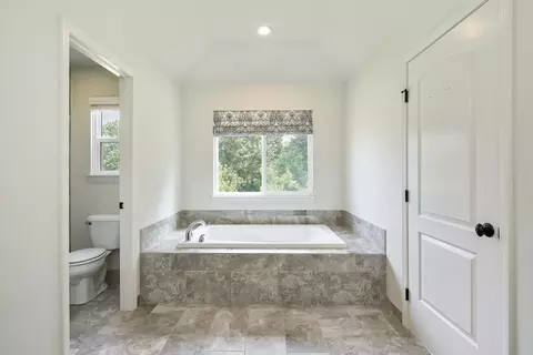 Bath - 5764 Libby Ct, Dexter, MI 48130 photo 5 of 8