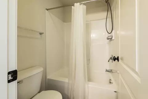Bath - 5764 Libby Ct, Dexter, MI 48130 photo 6 of 8