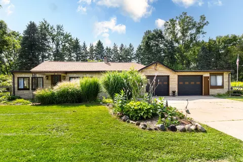 3860 S Latson Rd, Howell, MI 48843