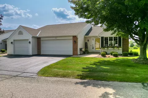 1571 Castlemaine Dr #15, Zeeland, MI 49464